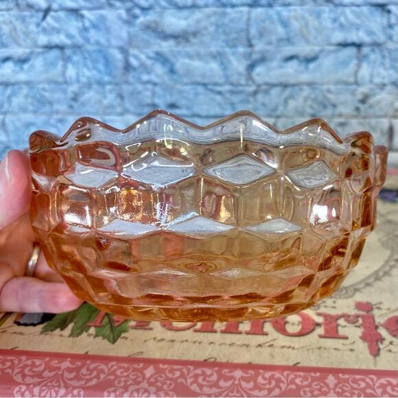 Vintage Pink Depression Serving Bowls Set of 4 Cube Pattern Scalloped Edges - Picture 5 of 6